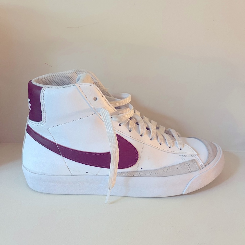 Nike woman end men
